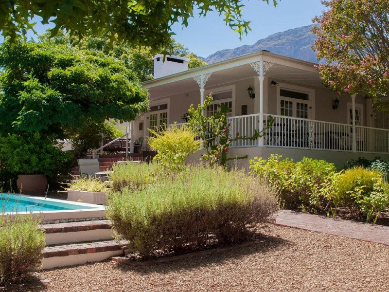 Apex Travel Club - ATC - Corner House Residence