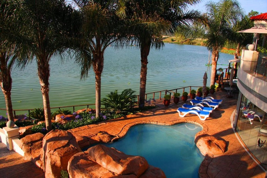 Apex Travel Club - ATC - The Blue Crane Villa