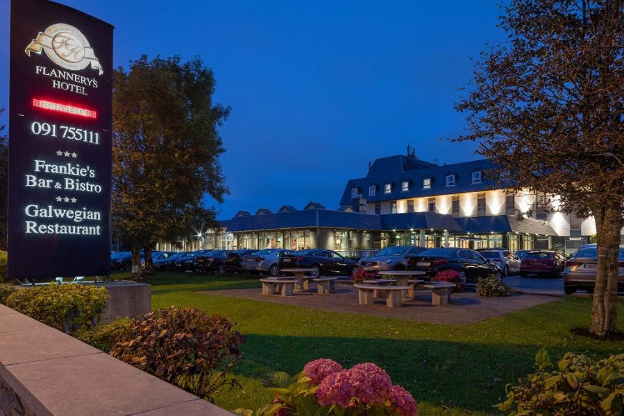 Apex Travel Club - ATC - Flannery's Hotel