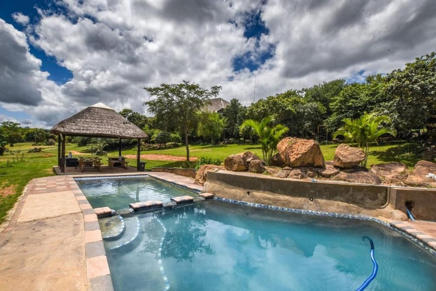 Apex Travel Club - ATC - Wild Medlar Accommodation and Venue