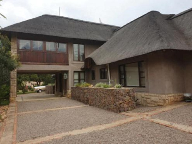 Apex Travel Club - ATC - Zebula Golf Estate and Spa -Tok-Tokkie Knocking 16 pax Moi