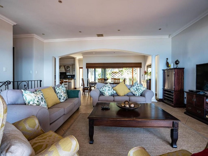 Apex Travel Club - ATC - 5 Bedroom Tuscan Styled Home in Umdloti Beach