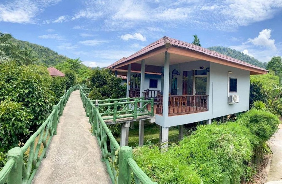 Apex Travel Club - ATC - Khao Sok Jungle Huts Resort