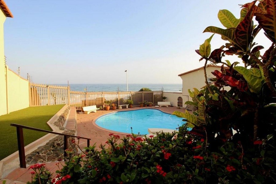 Apex Travel Club - ATC - Umdloti on the rocks