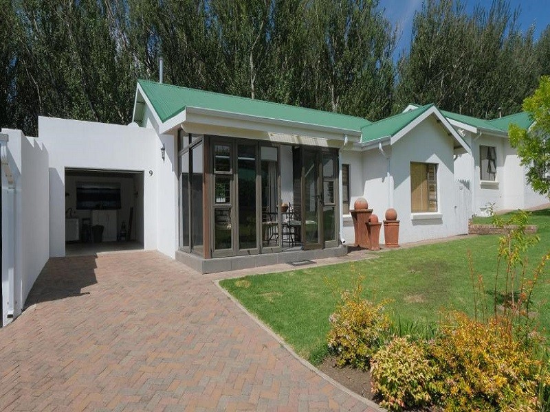 Apex Travel Club - ATC - Paddocks 9, Clarens Rest