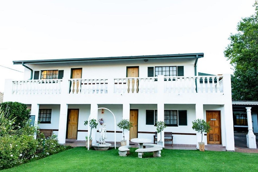 Apex Travel Club - ATC - Alec Wright's Guest Lodge
