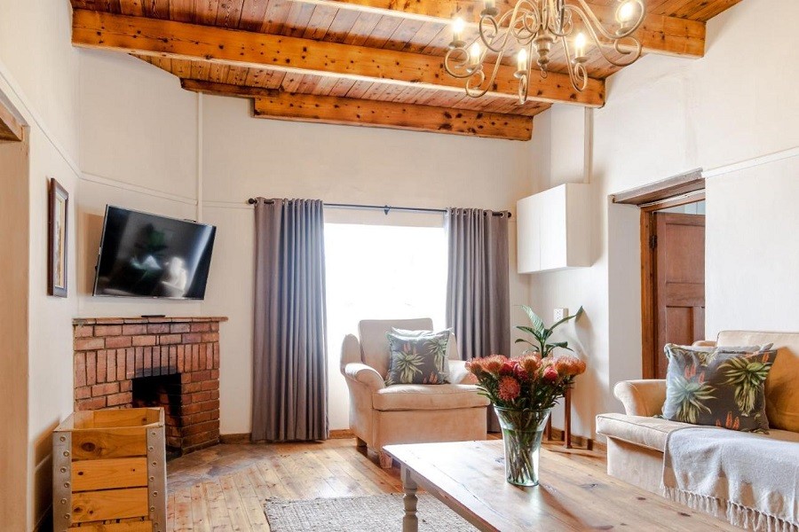 Apex Travel Club - ATC - Rooikraal Farm Guesthouse and dam
