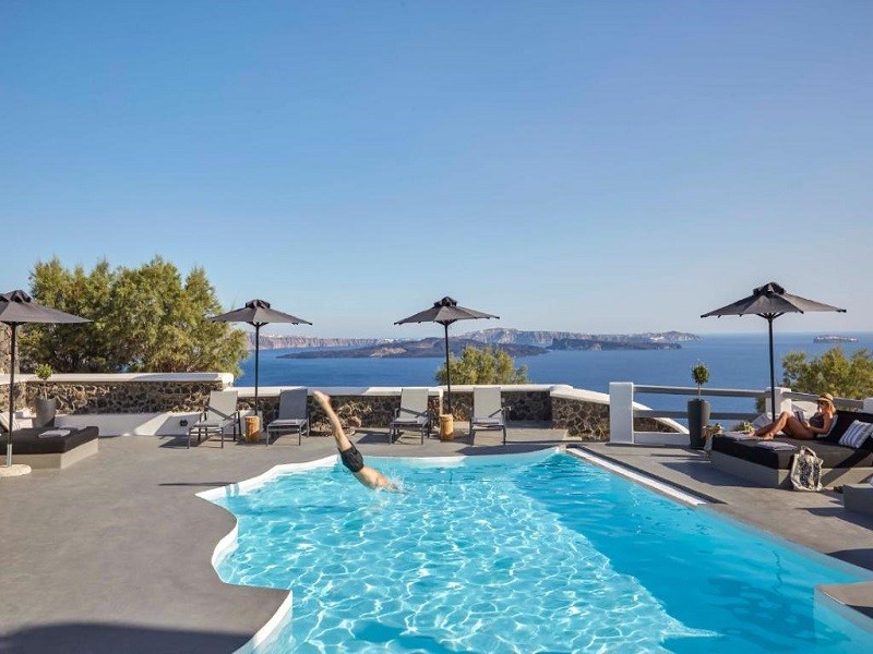 Apex Travel Club - ATC - Mr and Mrs White Santorini