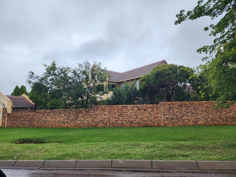 Apex Travel Club - ATC - Faerie Glen Heights-No Load Shedding