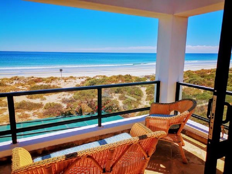 Apex Travel Club - ATC - WeskusKuier - Bay Watch Beachfront Villa