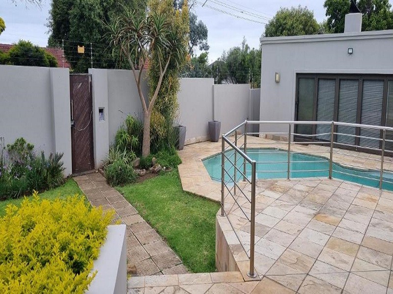 Apex Travel Club - ATC - 6 on Western Guest House