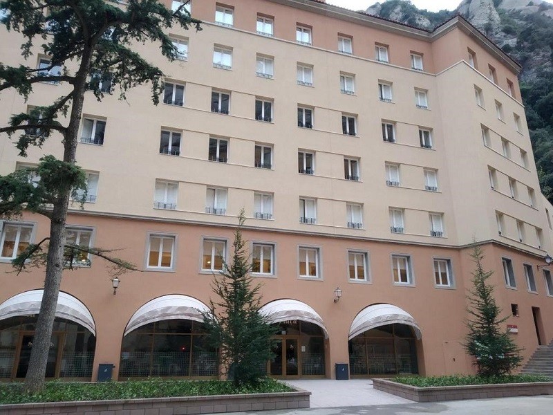 Apex Travel Club - ATC - Abat Oliba Hostel