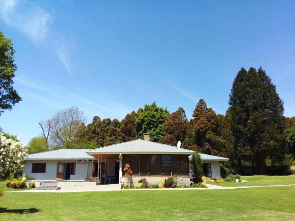 Apex Travel Club - ATC - Sani Pass Manor Guest House