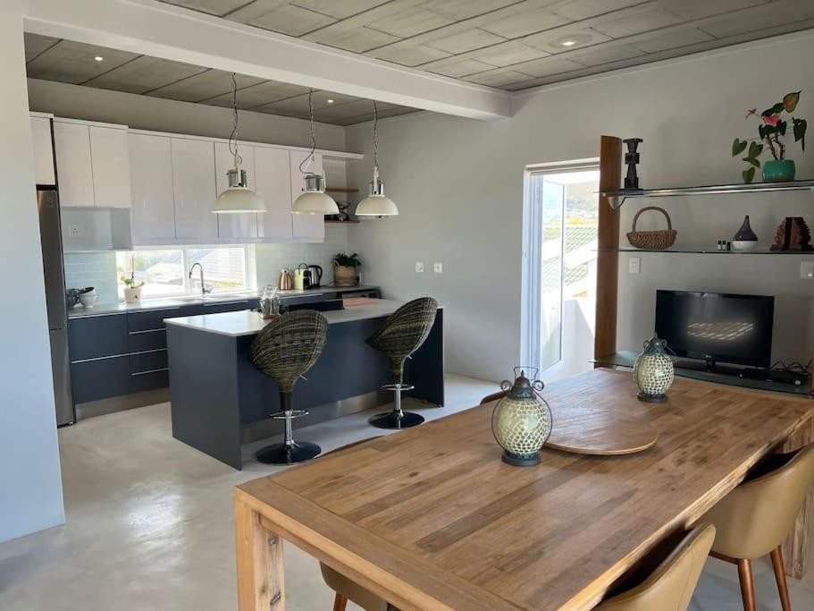 Apex Travel Club - ATC - 3onPerlemoen modern Apartment in Hermanus