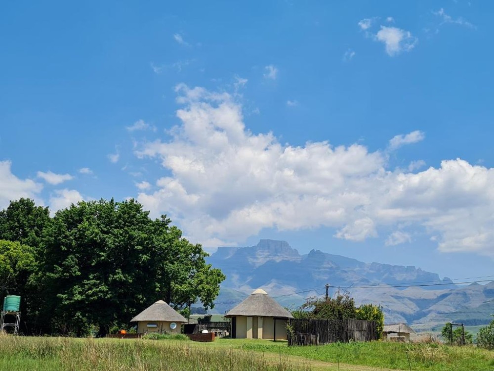 Apex Travel Club - ATC - Swallowfield Rondavels