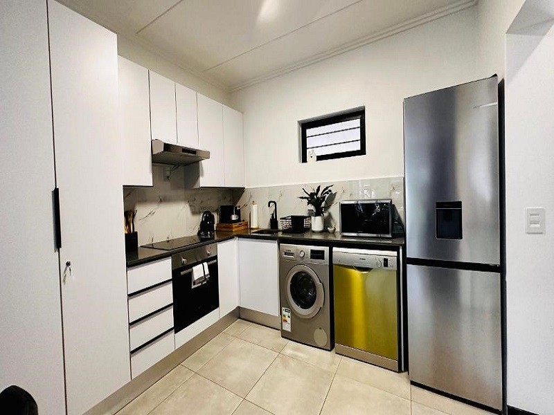 Apex Travel Club - ATC - Stylish Executive Apartment with Power Backup