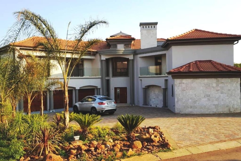 Apex Travel Club - ATC - The Villa Luxe Hartbeespoort Spacious Golf & Wildlife Estat