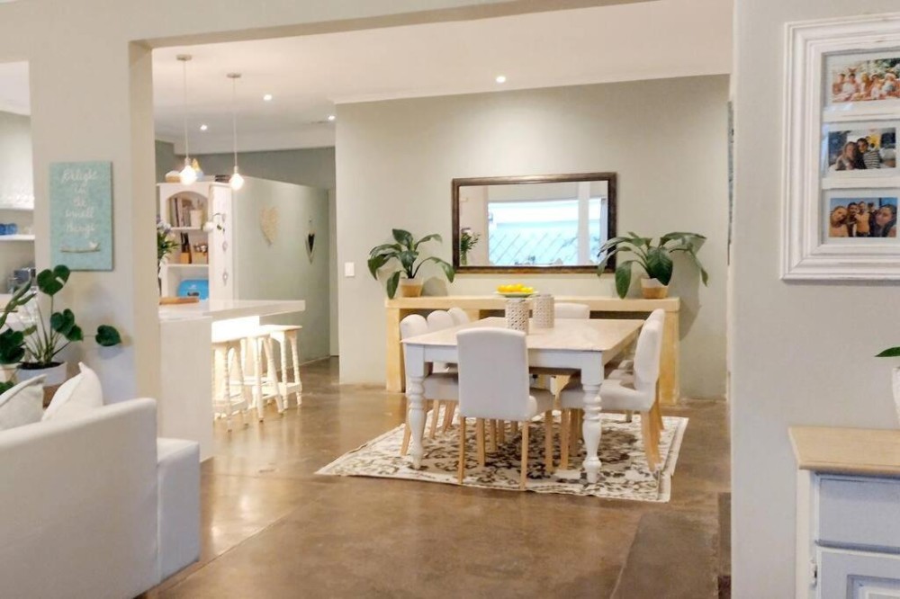 Apex Travel Club - ATC - Sea Breeze Beach Home in Melkbosstrand, Cape Town