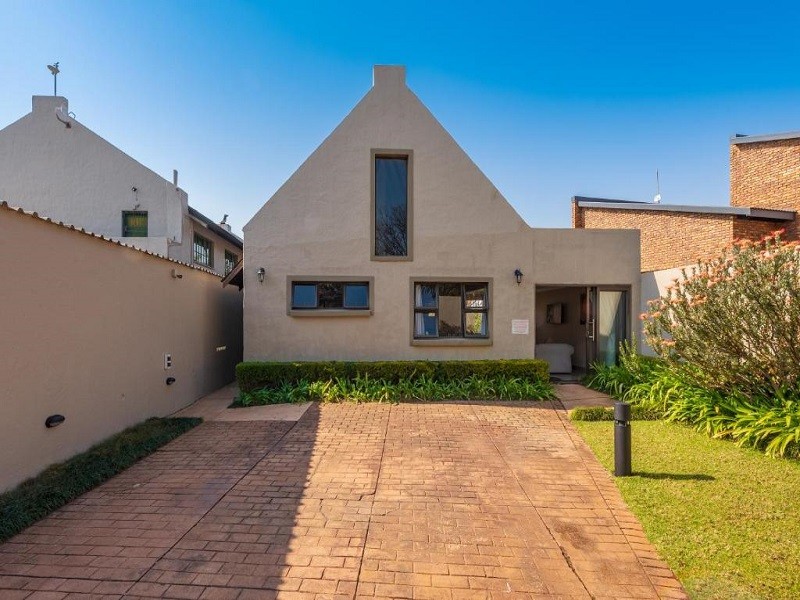 Apex Travel Club - ATC - Ginger Barn Retreat - 1km from Menlyn