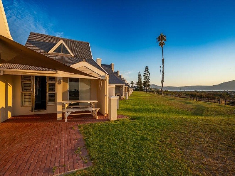 Apex Travel Club - ATC - SeasTheDay Beach Front Holiday Home