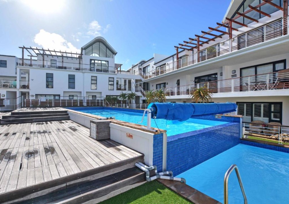 Apex Travel Club - ATC - Luxury Beachfront w swimming pool- , 111 Azure on the Bay,