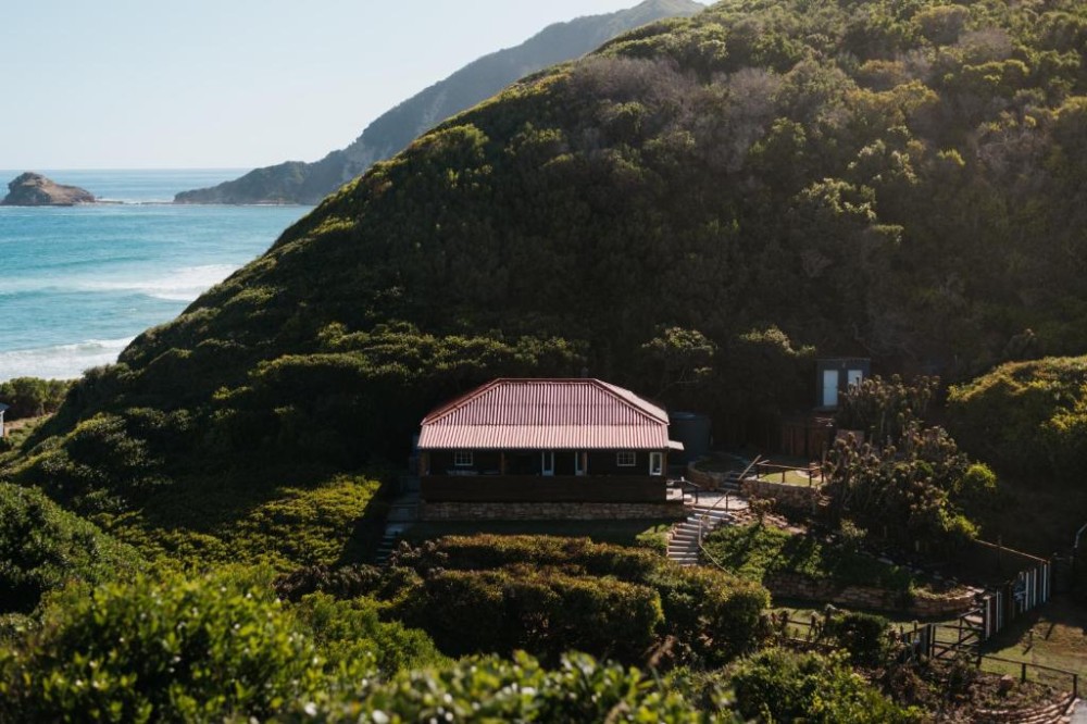 Apex Travel Club - ATC - Milkwood Cottage - Seaview Serenity
