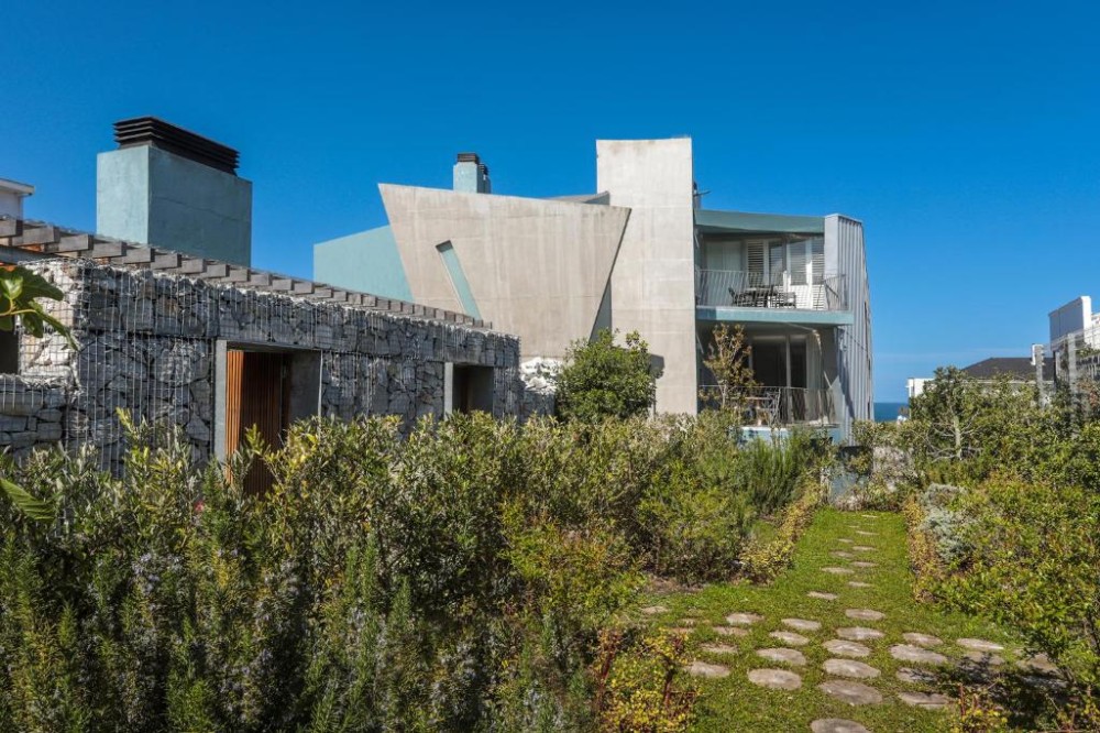 Apex Travel Club - ATC - 17 Marine Hermanus, Apartment 103 with private Hot Tub